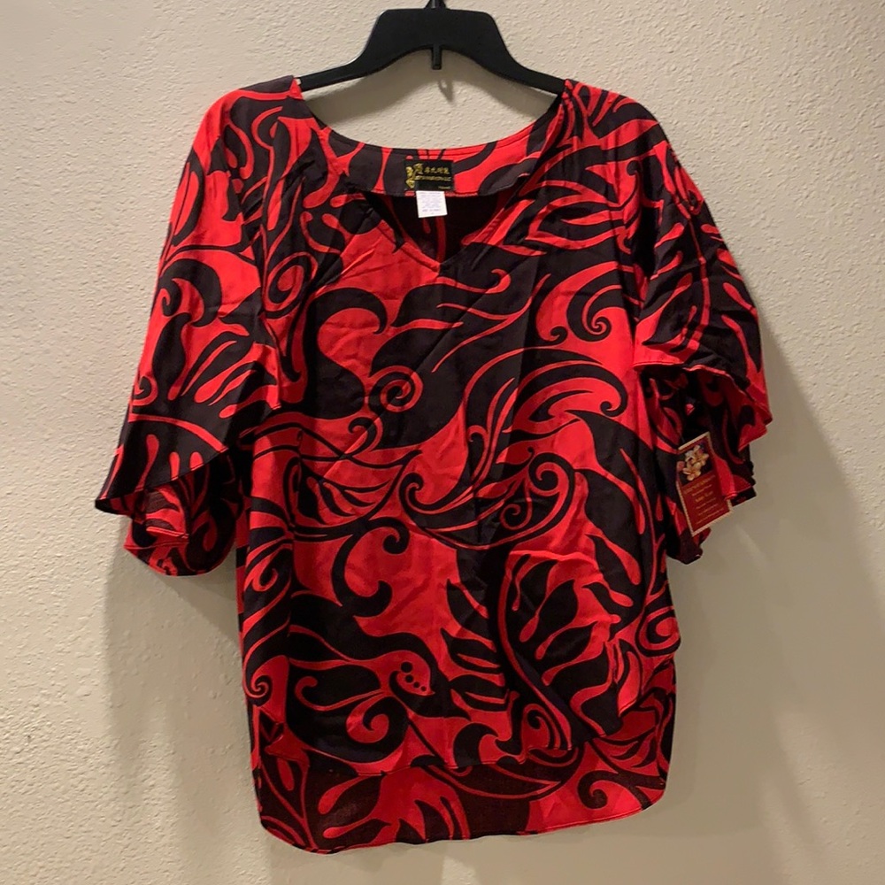 Brand new Hawaiian print blouse Size S